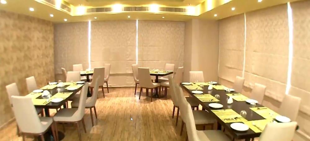 Royal View Hotel 3*